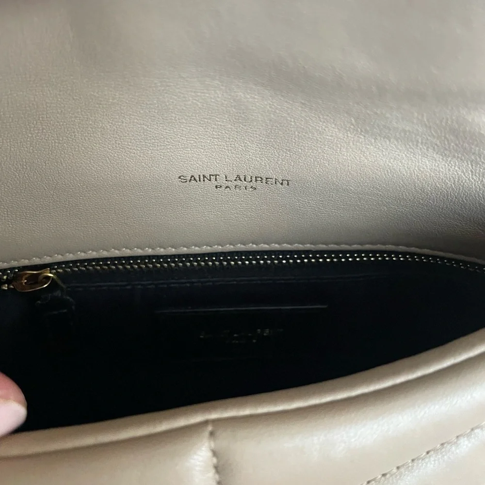 • Saint Laurent "LouLou" crossbody bag 
with 22.4" drop.
6.1"H x 9"W x3.3 d - Picture 5 of 7